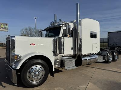 Used 2022 Peterbilt 389 - photo 1