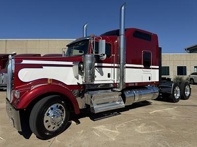 Used 2022 Kenworth W900 - photo 1