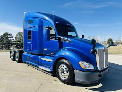 Used 2022 Kenworth T680 - photo 1