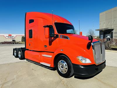 Used 2022 Kenworth T680 - photo 1