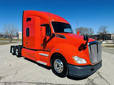 Used 2022 Kenworth T680 - photo 1