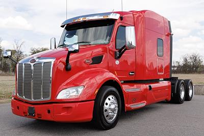 Used 2021 Peterbilt 579 - photo 1