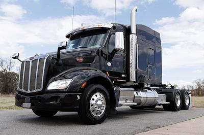 Used 2021 Peterbilt 579 - photo 1