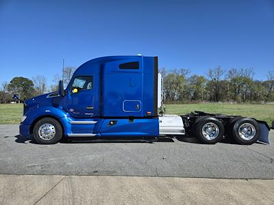Used 2021 Kenworth T680 - photo 1