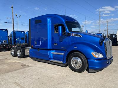 Used 2021 Kenworth T680 - photo 1