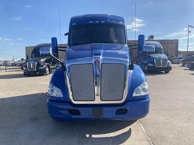 Used 2021 Kenworth T680 - photo 1
