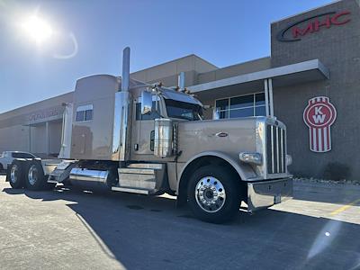 Used 2021 Peterbilt 389 - photo 1
