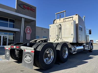 Used 2021 Peterbilt 389 - photo 1