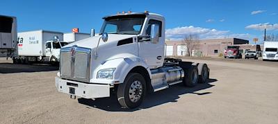 Used 2022 Kenworth T880 - photo 1