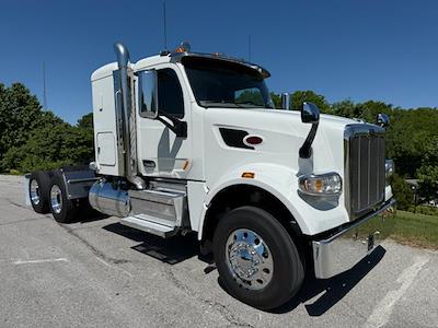 Used 2022 Peterbilt 567 - photo 1