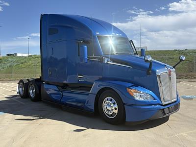 Used 2022 Kenworth T680 - photo 1