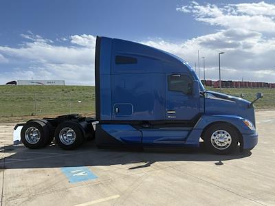 Used 2022 Kenworth T680 - photo 1