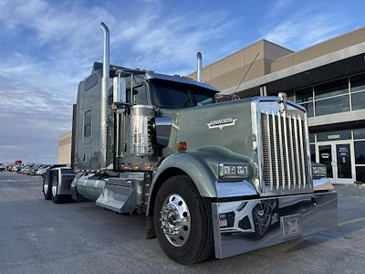 Used 2023 Kenworth W900 - photo 1
