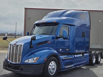 Used 2022 Peterbilt 579 - photo 1