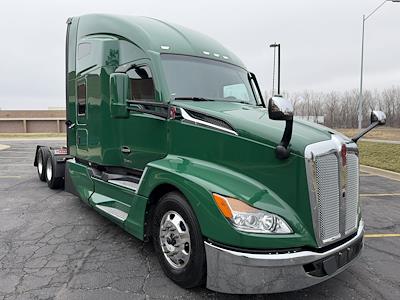 Used 2025 Kenworth T680 - photo 1
