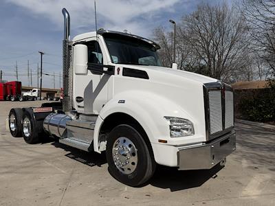 Used 2024 Kenworth T880 - photo 1