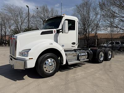 Used 2024 Kenworth T880 - photo 1