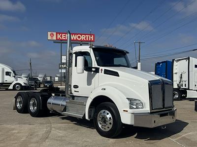 Used 2024 Kenworth T880 - photo 1
