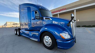 Used 2021 Kenworth T680 - photo 1