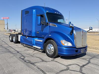 Used 2021 Kenworth T680 - photo 1