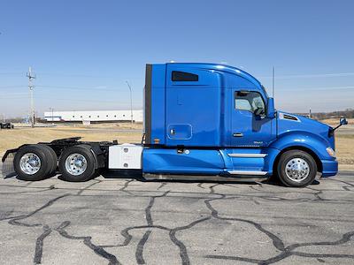 Used 2021 Kenworth T680 - photo 1