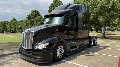 Used 2023 Peterbilt 579 - photo 1