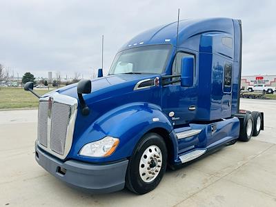 Used 2022 Kenworth T680 - photo 1