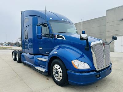 Used 2022 Kenworth T680 - photo 1