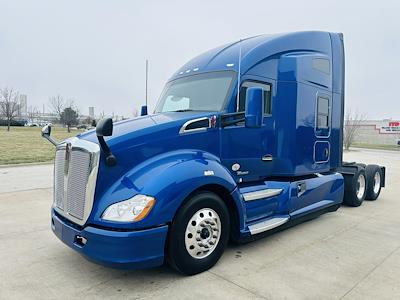 Used 2022 Kenworth T680 - photo 1