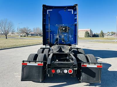 Used 2022 Kenworth T680 - photo 1
