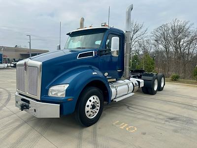 Used 2021 Kenworth T880 - photo 1