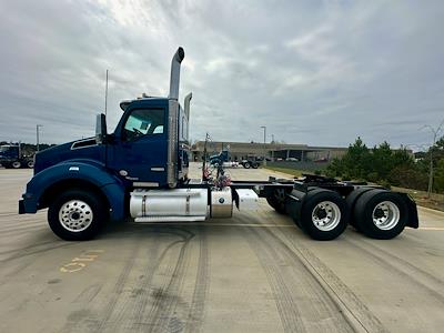 Used 2021 Kenworth T880 - photo 1