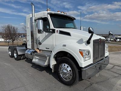 Used 2022 Kenworth T880 - photo 1