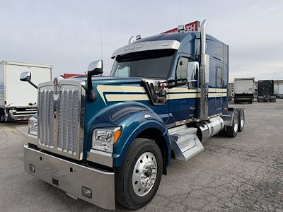 Used 2023 Kenworth W990 - photo 1