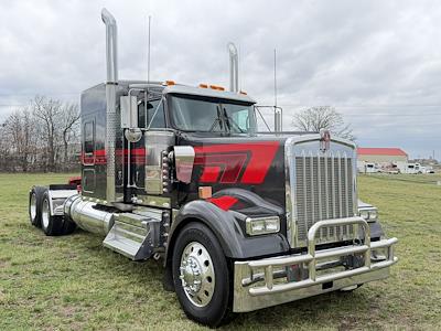 Used 2022 Kenworth W900 - photo 1