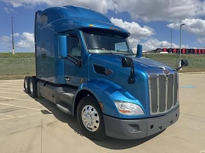 Used 2021 Peterbilt 579 - photo 1