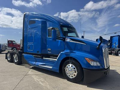 Used 2023 Kenworth T680 - photo 1