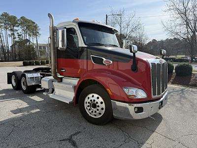 Used 2017 Peterbilt 579 - photo 1