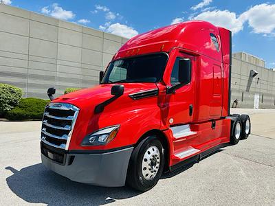Used 2023 Freightliner Cascadia - photo 1