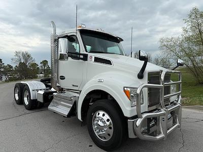 Used 2021 Kenworth T880 - photo 1
