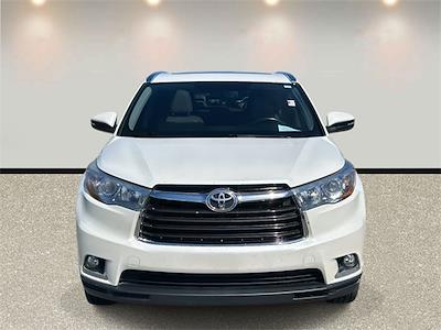 Used 2015 Toyota Highlander - photo 1