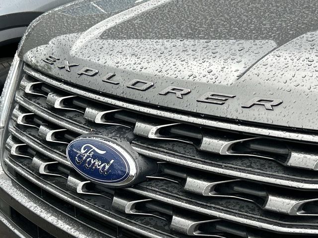 Used 2017 Ford Explorer - photo 11