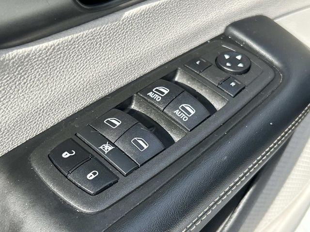 Used 2022 Chrysler Pacifica - photo 37