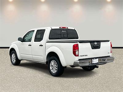 Used 2015 Nissan Frontier SV Crew Cab for sale #RB08610A - photo 2