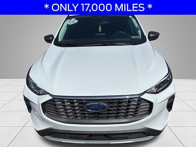 Used 2023 Ford Escape - photo 2