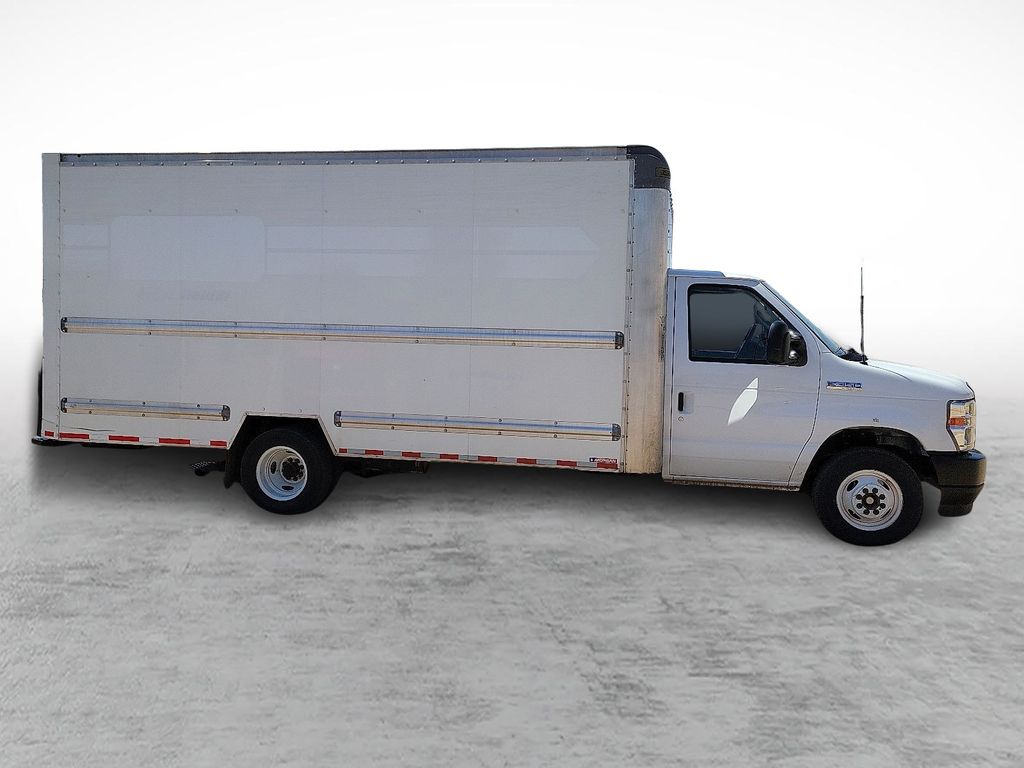 Used 2022 Ford E-350 - photo 14