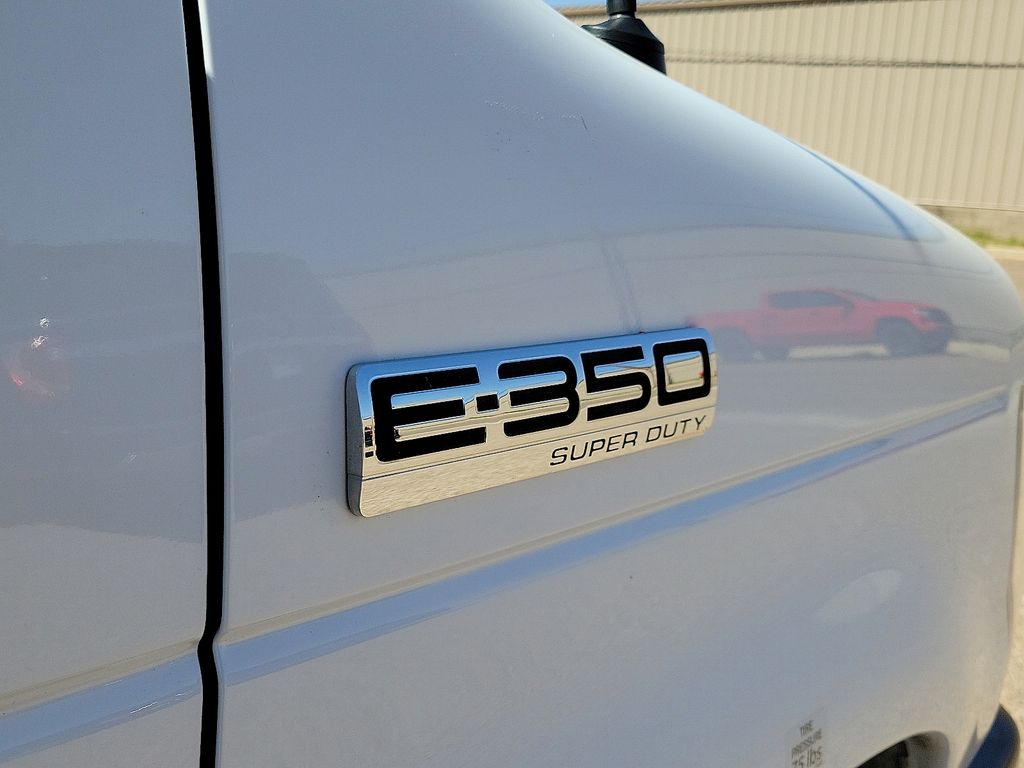 Used 2022 Ford E-350 - photo 15