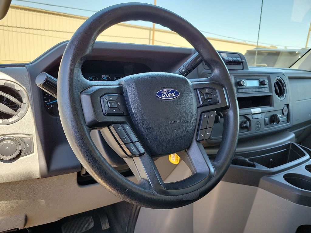 Used 2022 Ford E-350 - photo 19
