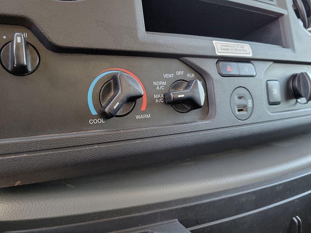 Used 2022 Ford E-350 - photo 24