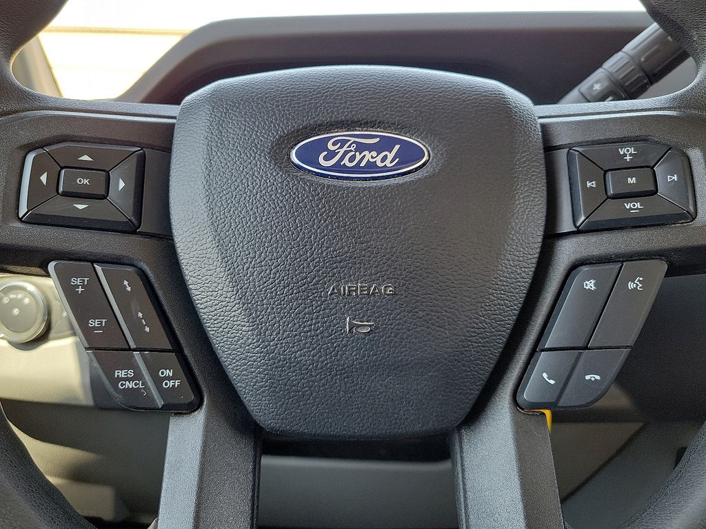 Used 2022 Ford E-350 - photo 26